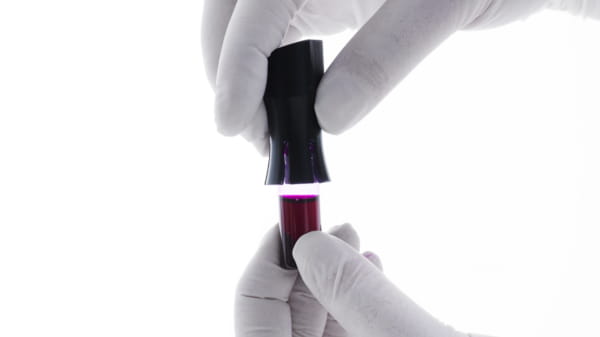 Quality control for blood gas analyzers - image of an ampoule in use